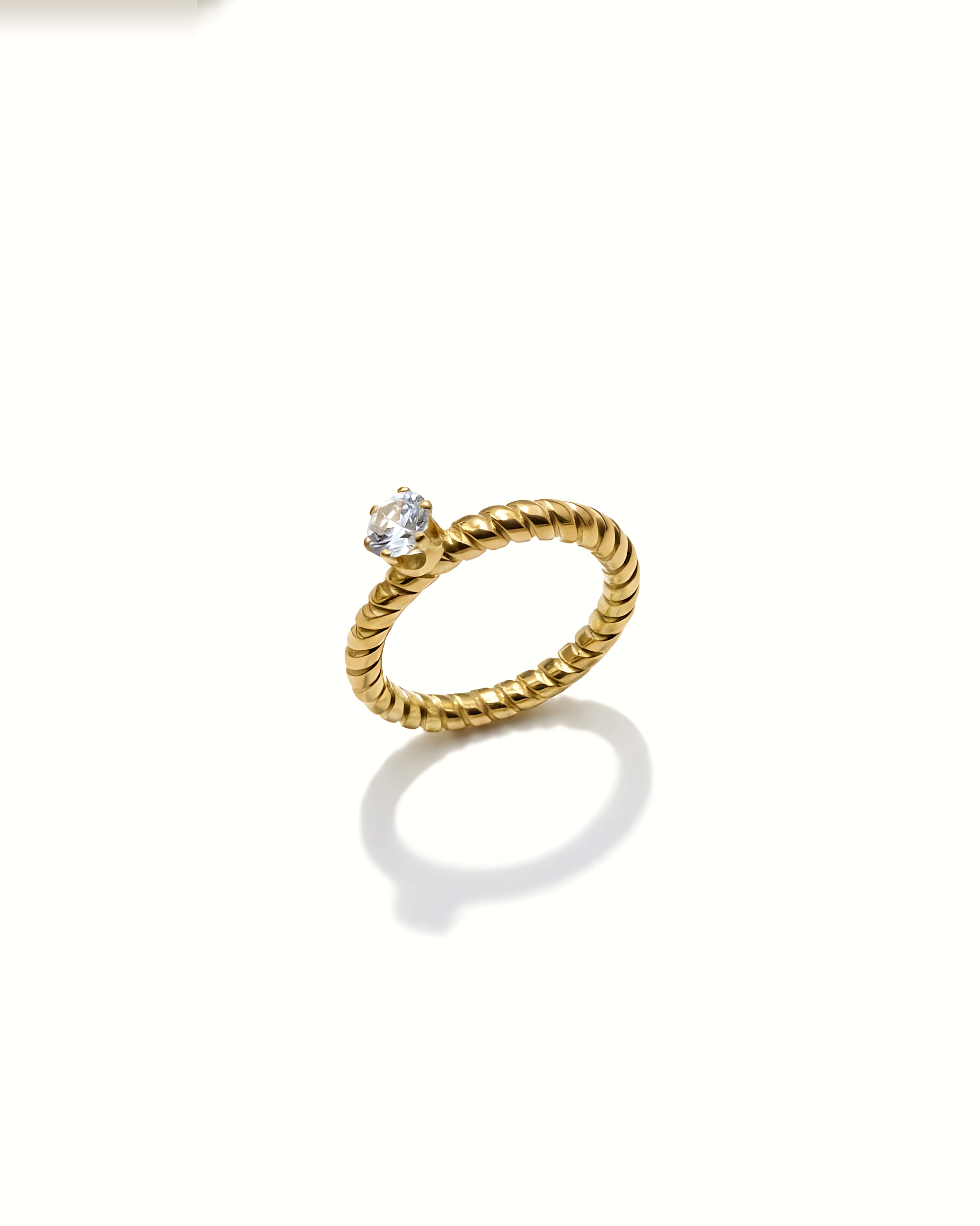 Regal Solitaire Finger Ring